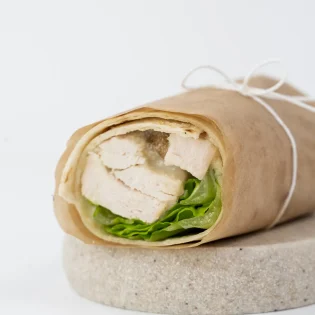 Wrap Cezara z kurczakiem