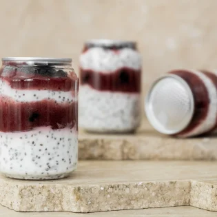 Pudding Chia z musem jeżynami
