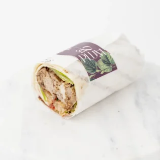 Wrap z duszonym żeberkiem