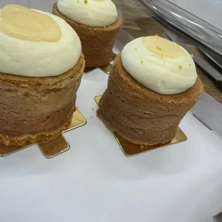 Mini cake z kremem patissiere i lemon curd